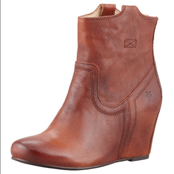 Frye Carson Wedge Cognac Leather Cute Ankle Bootie - Picture 4 of 16